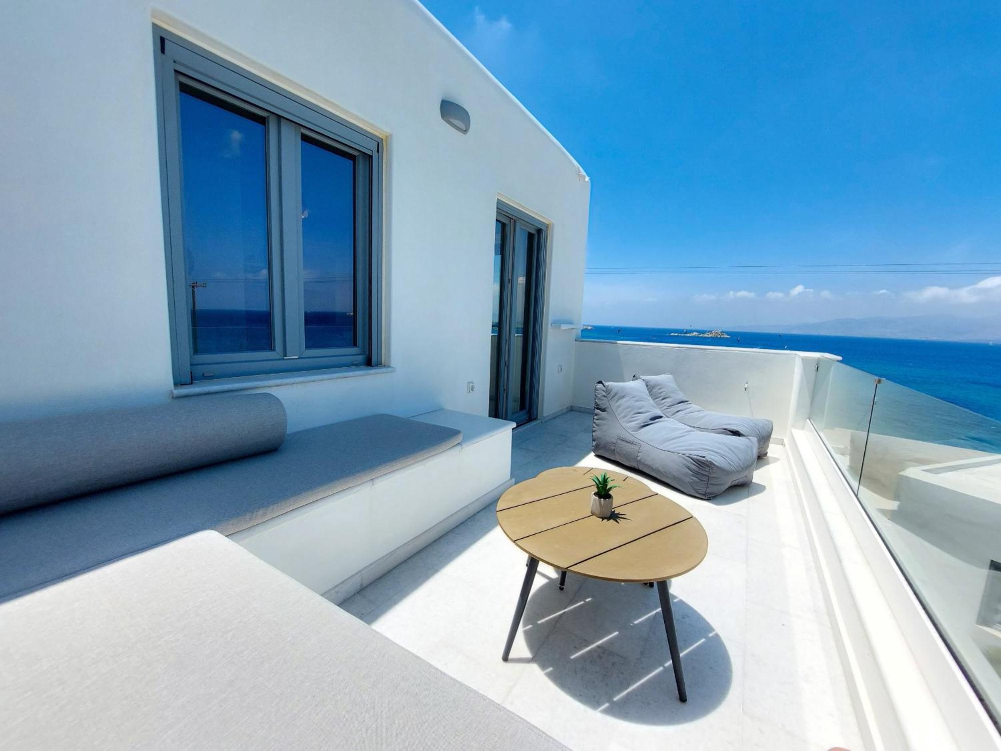 Seanfinity Beachfront Suites Mikri Vigla Room photo