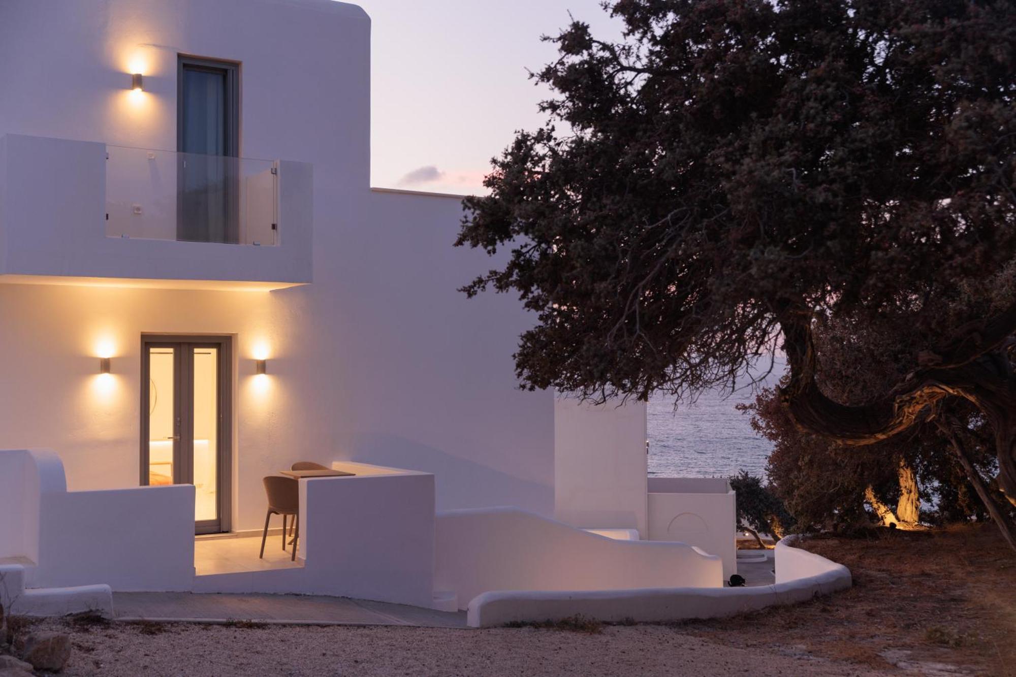 Seanfinity Beachfront Suites Mikri Vigla Exterior photo