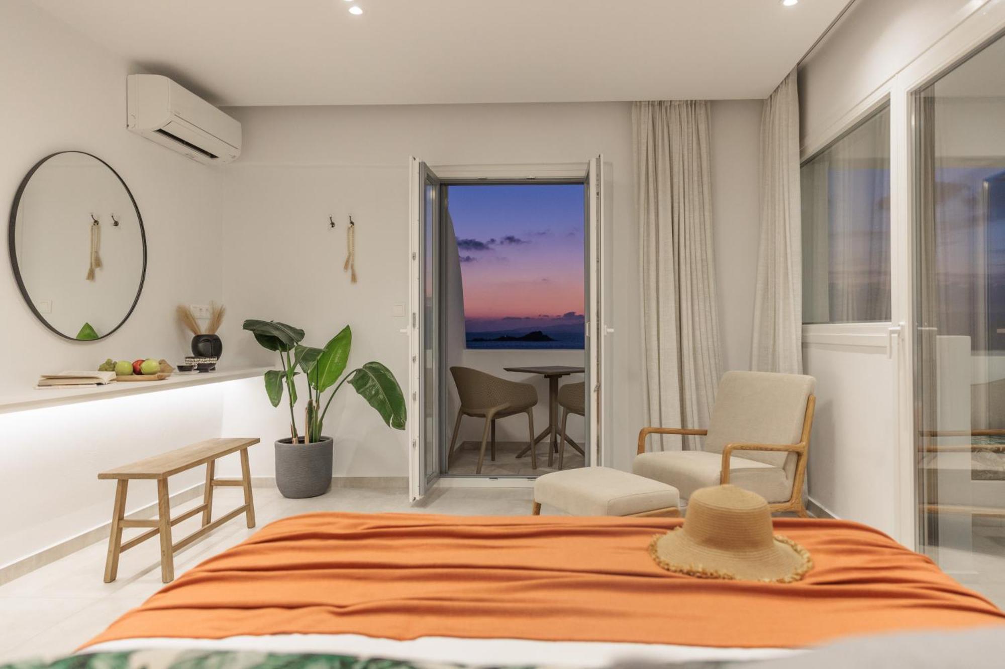 Seanfinity Beachfront Suites Mikri Vigla Exterior photo