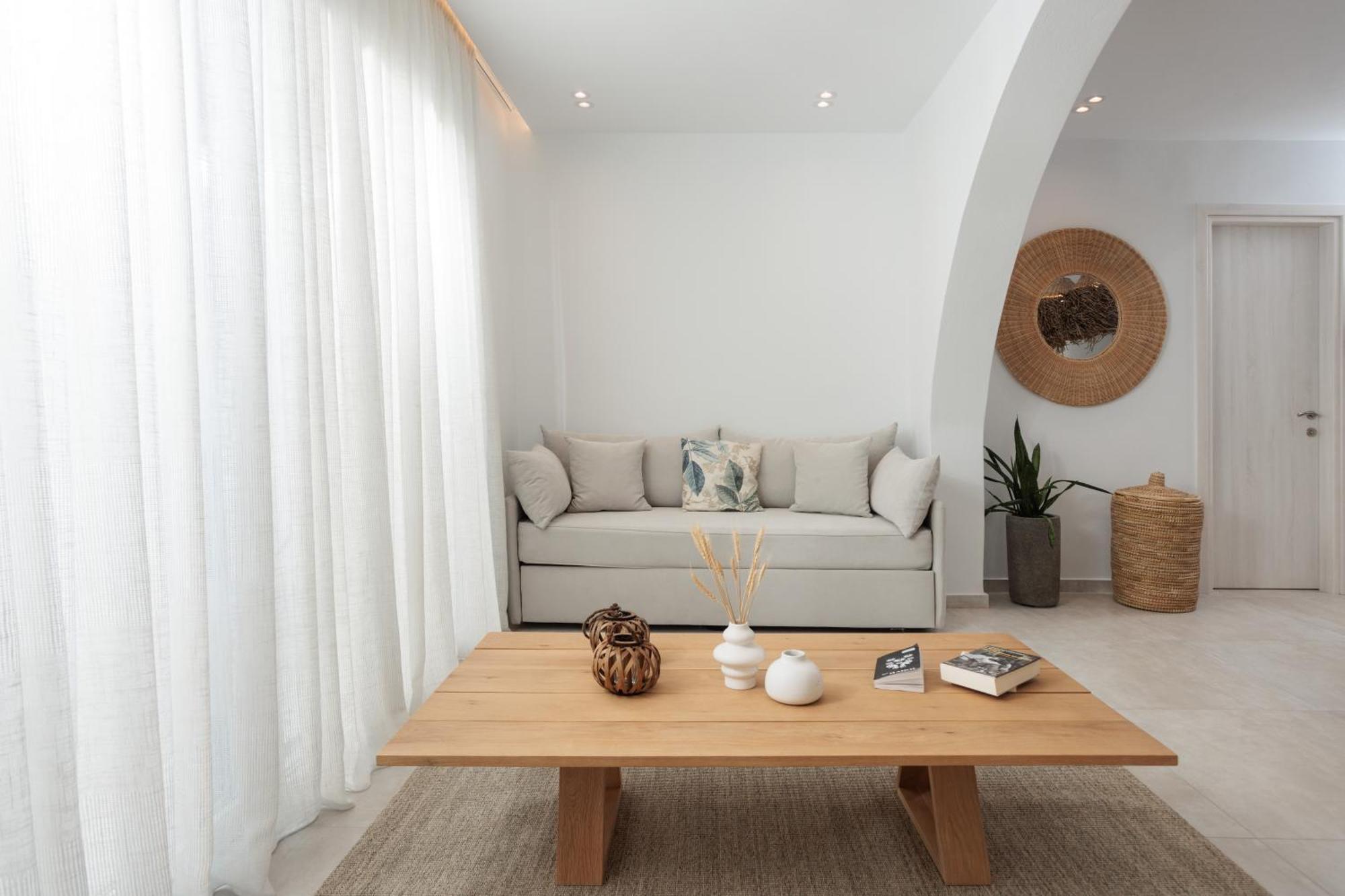Seanfinity Beachfront Suites Mikri Vigla Room photo