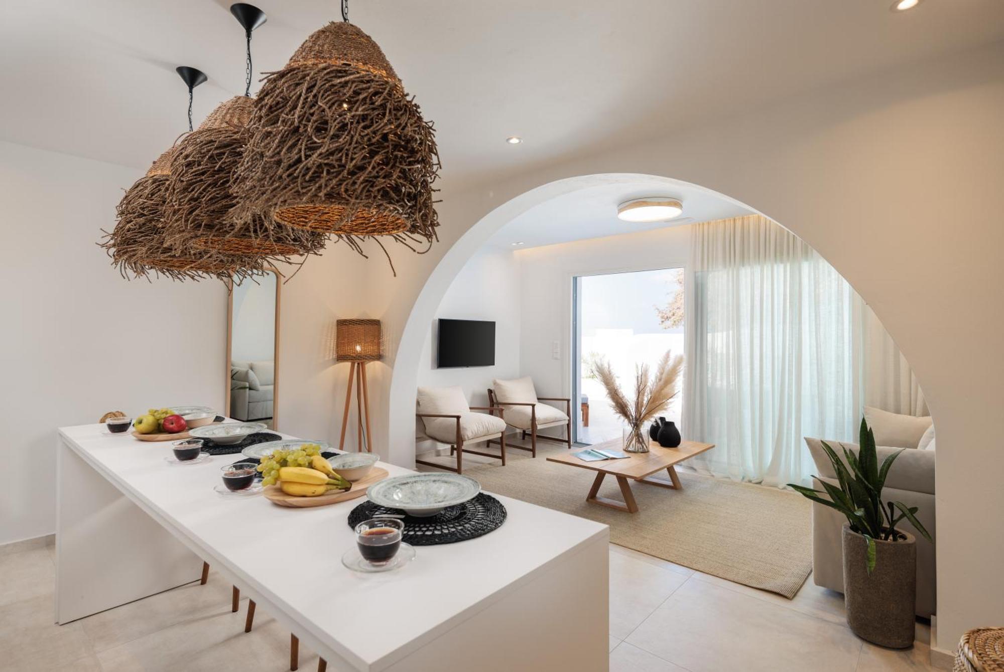 Seanfinity Beachfront Suites Mikri Vigla Room photo