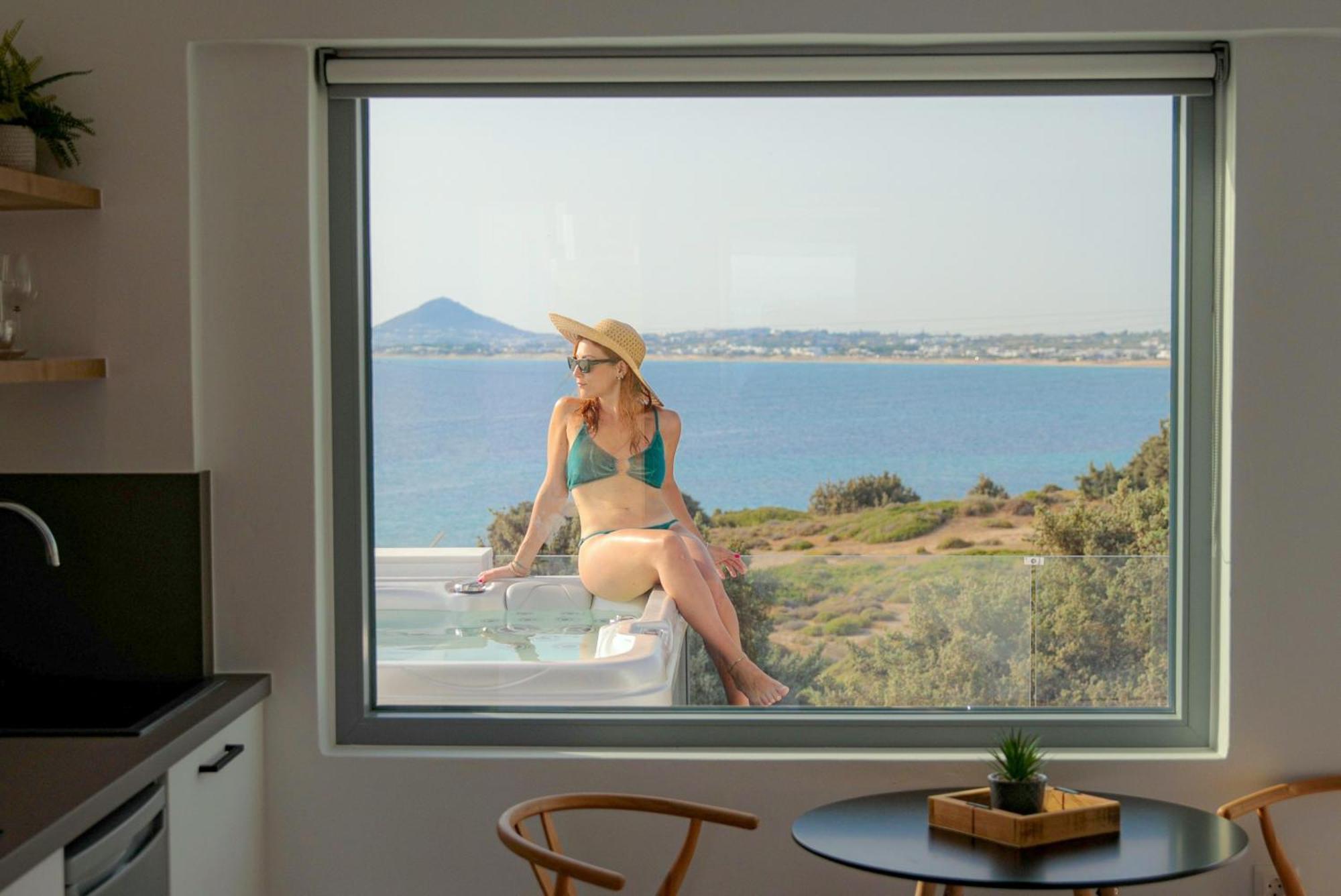 Seanfinity Beachfront Suites Mikri Vigla Exterior photo